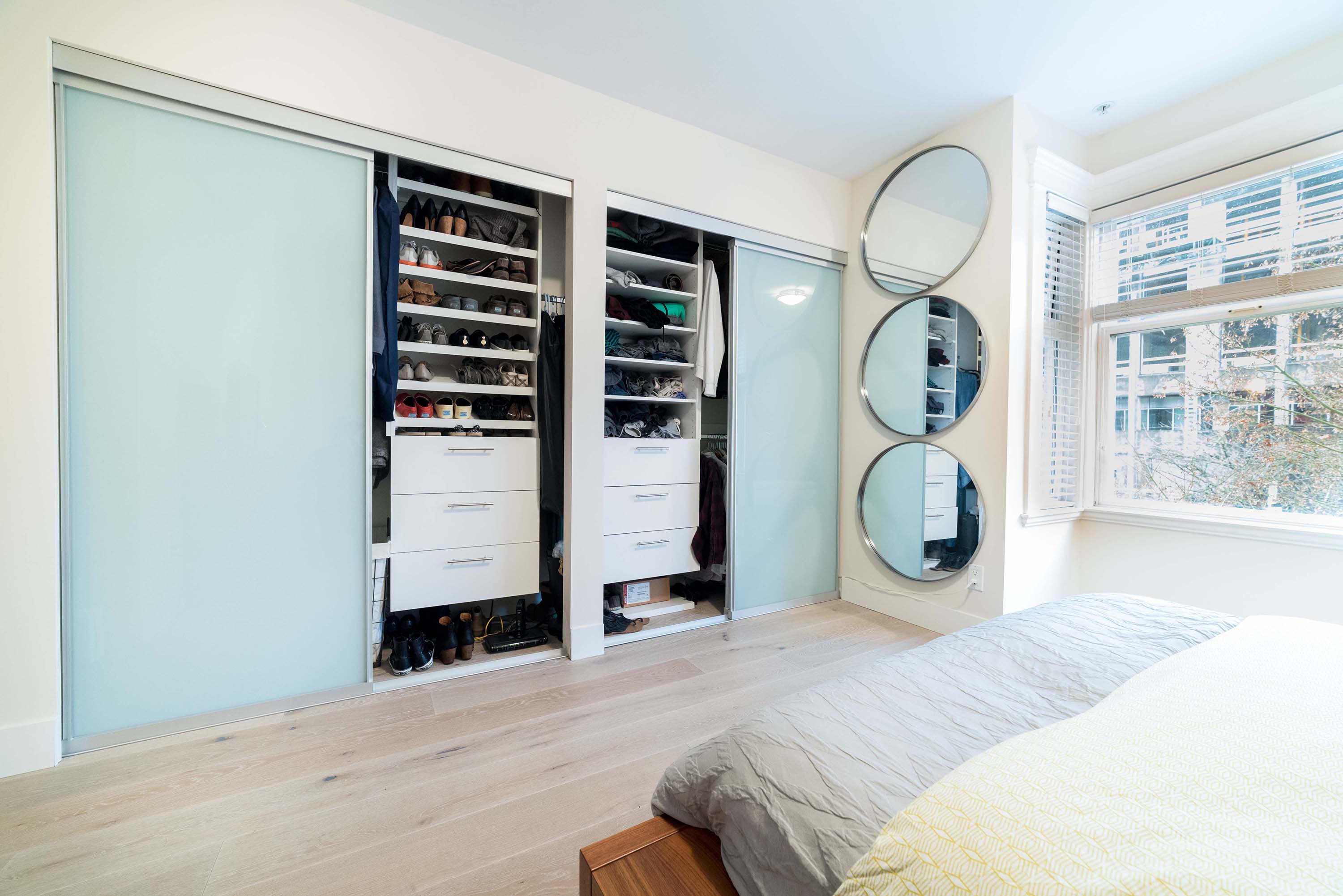 bedroom-closet