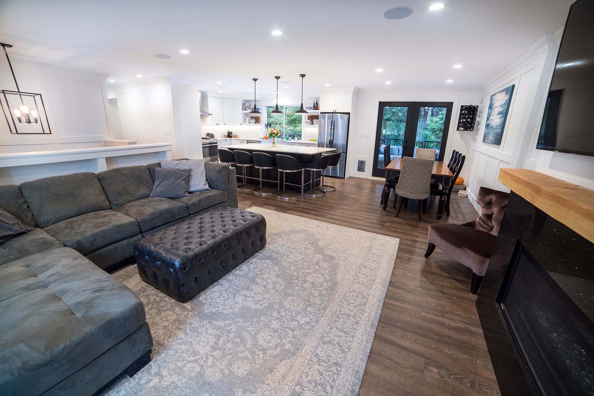 family-room-dining-room