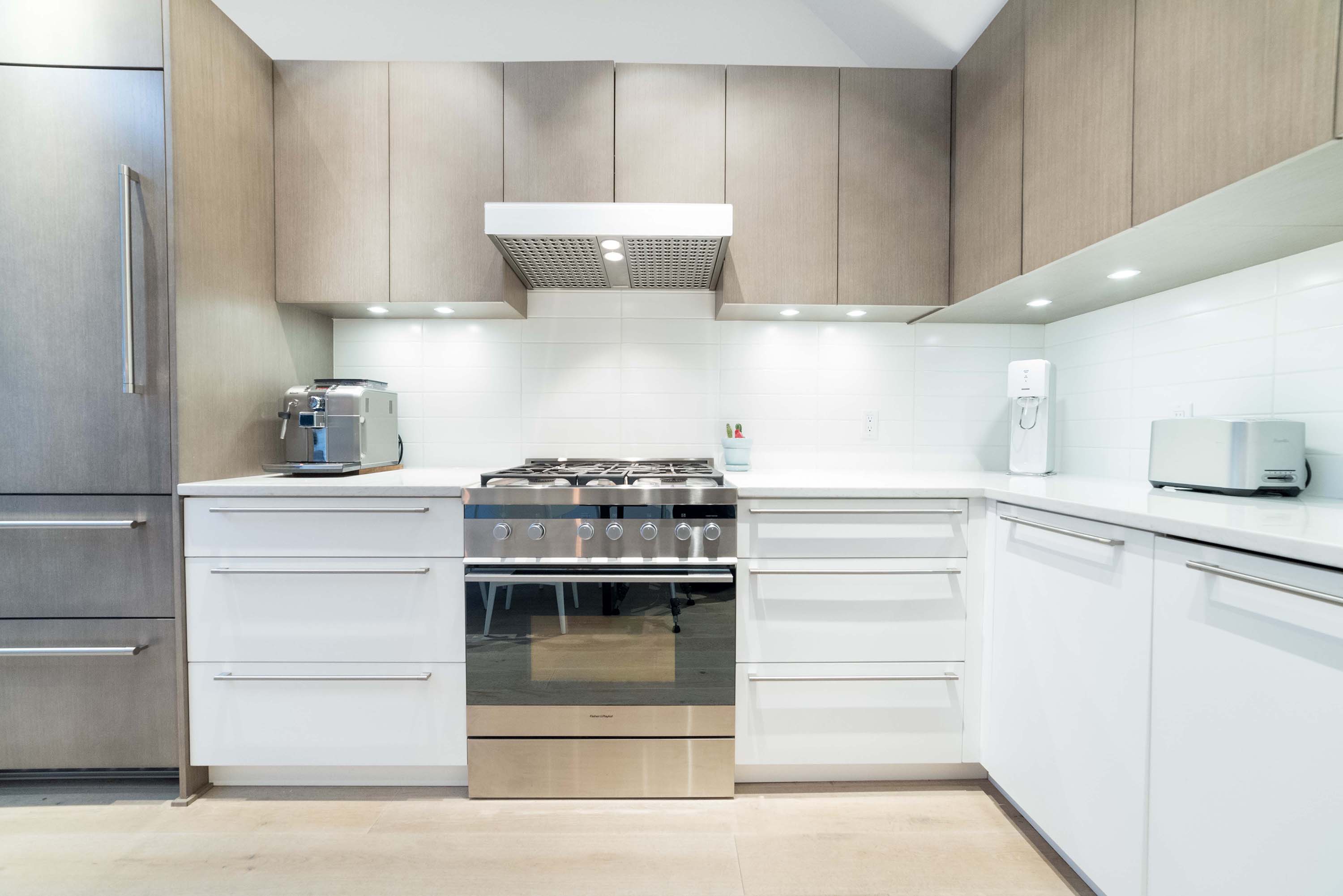 kitchen-stove-cabinets
