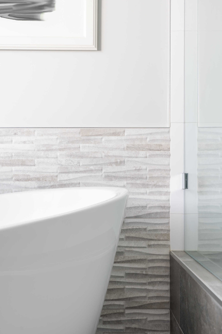 Port Coquitlam master bath Castlestone Muretto tile