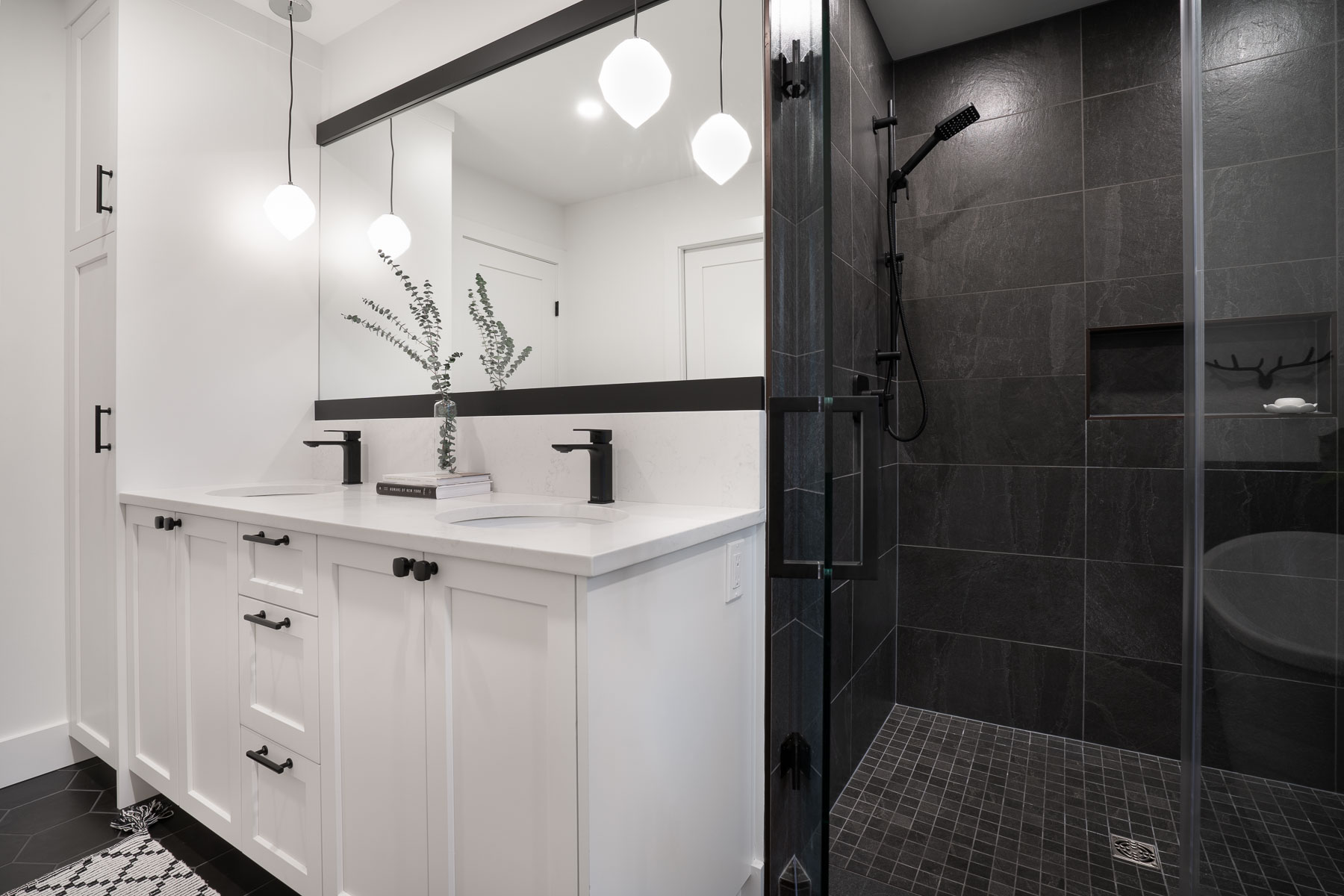black and white master bathroom renovation