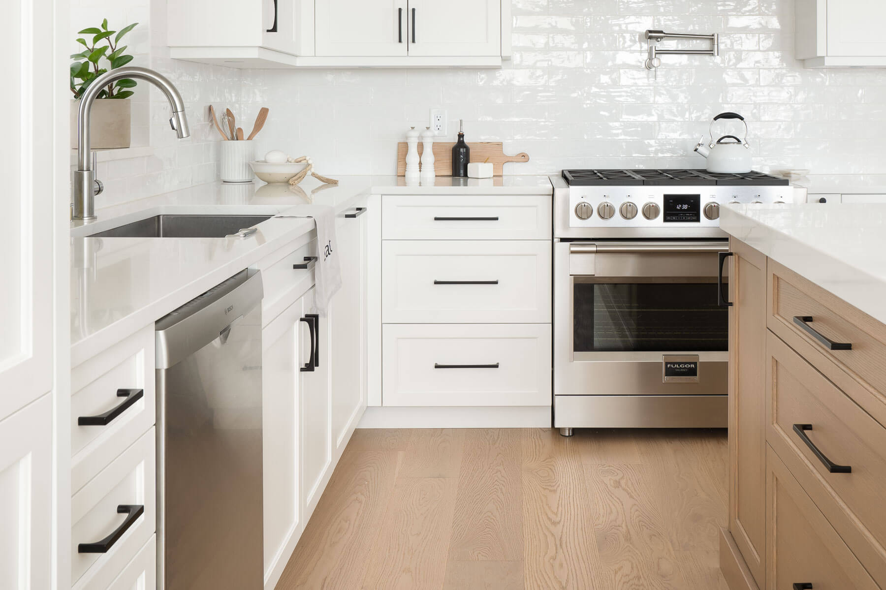 white kitchen Port Moody