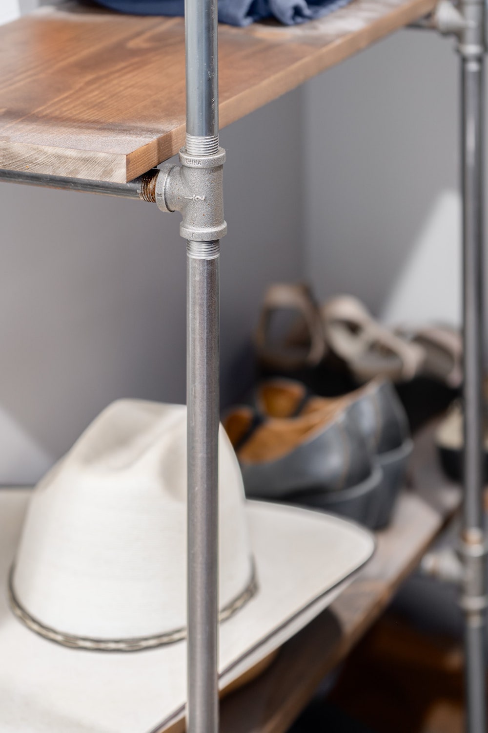 Maple Ridge rustic farmhouse pipe shelves