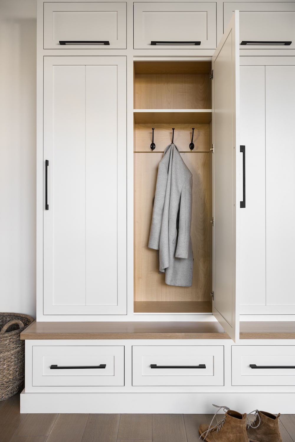 mudroom lockers and drawers