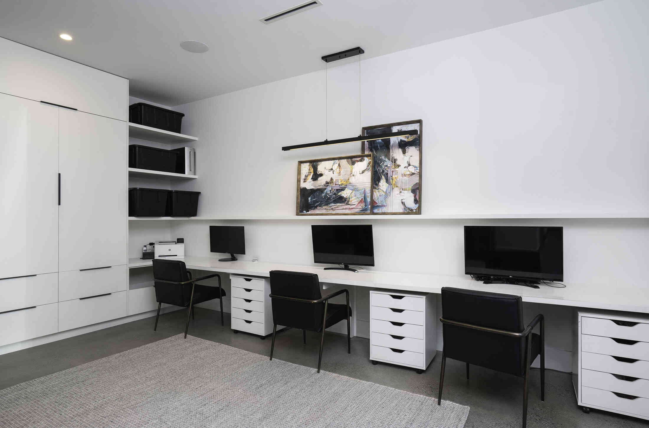 Family computer room with 3 stations