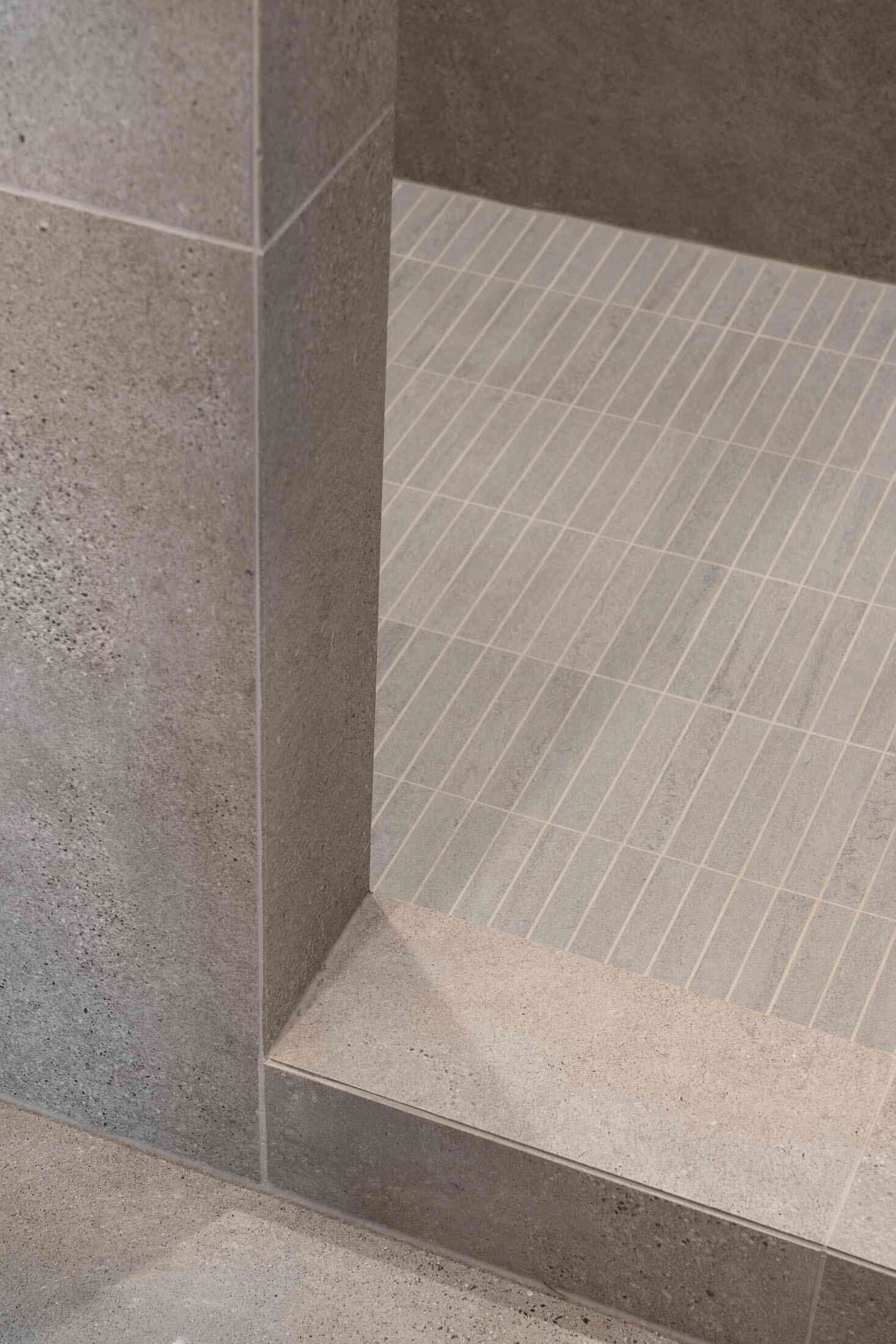 Bathroom shower floor tile
